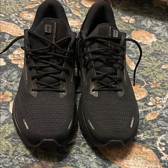 Brooks Men's Black Athletic Shoes - Picture 3 of 7